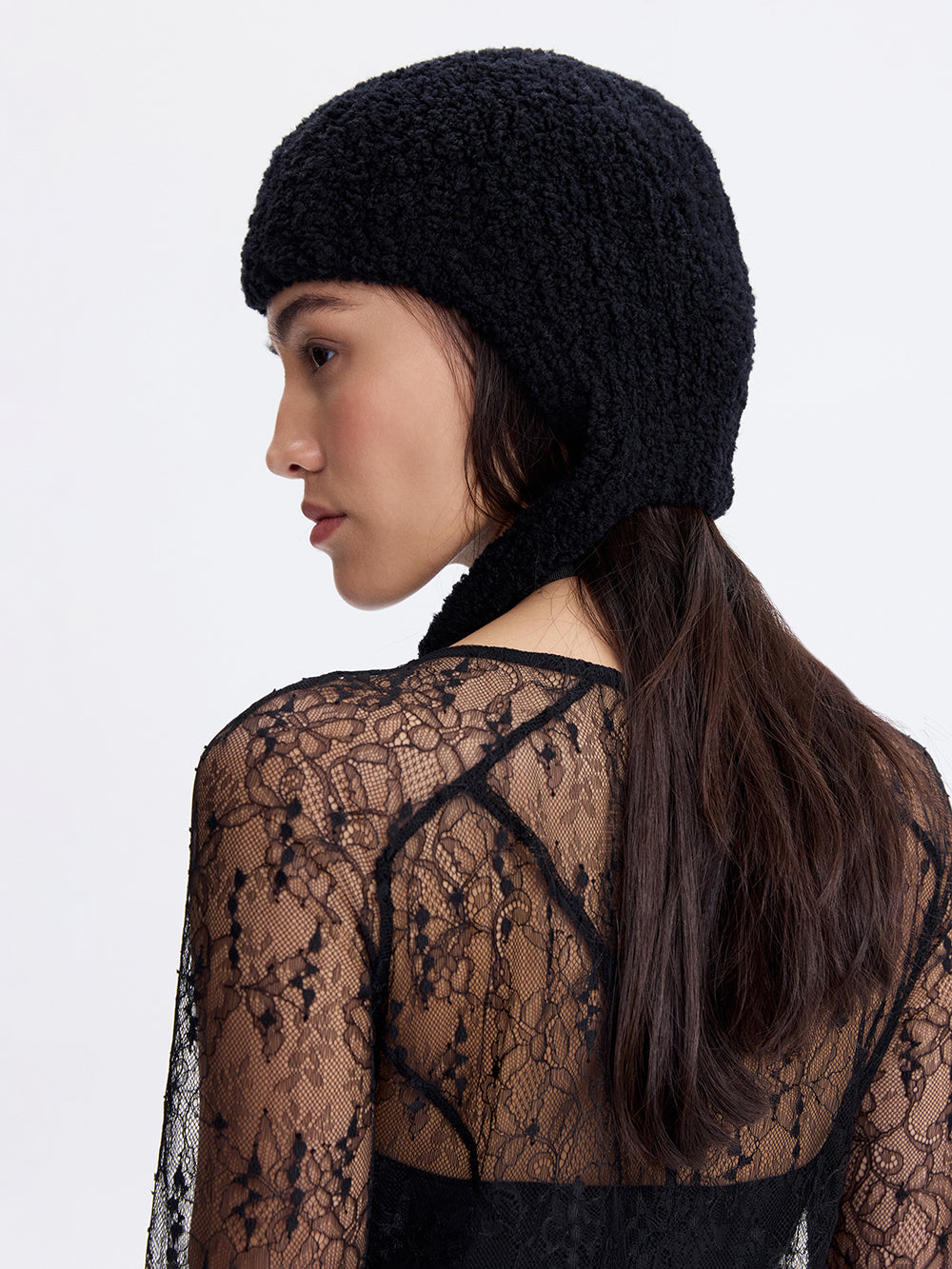 Knit Bonnet with Ties — Black