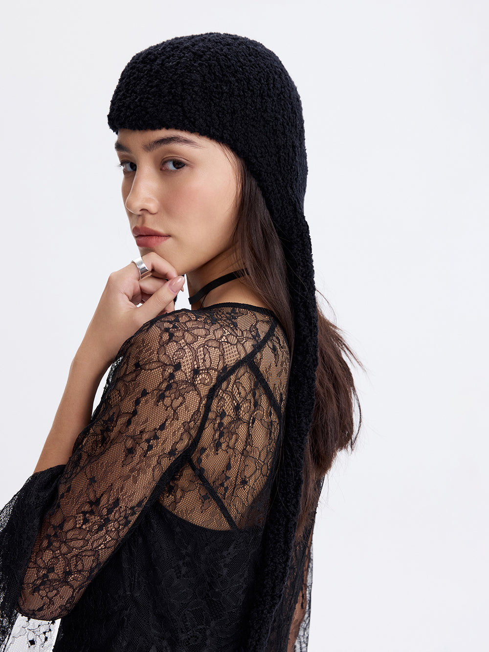 Knit Bonnet with Ties — Black
