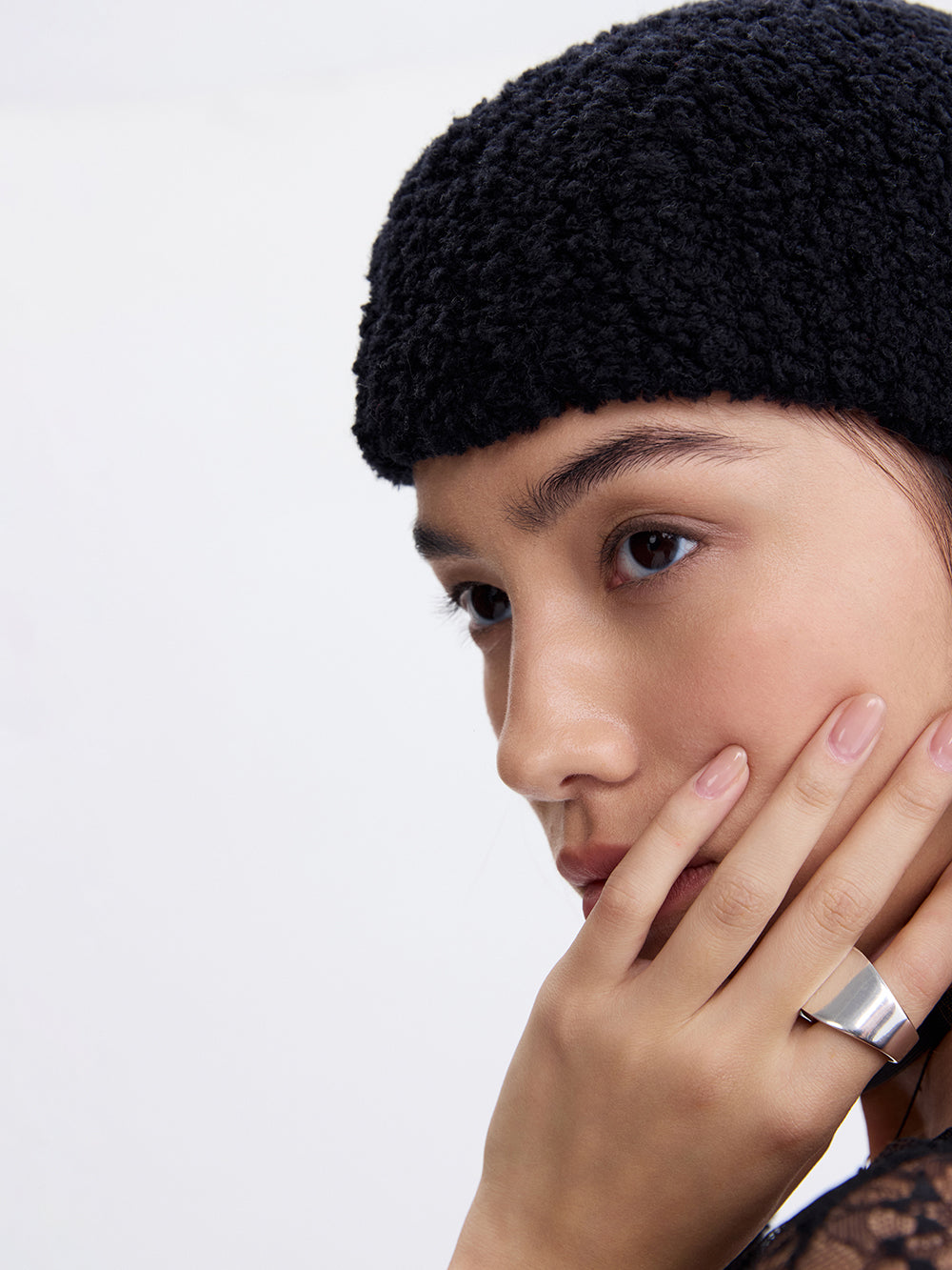 Knit Bonnet with Ties — Black