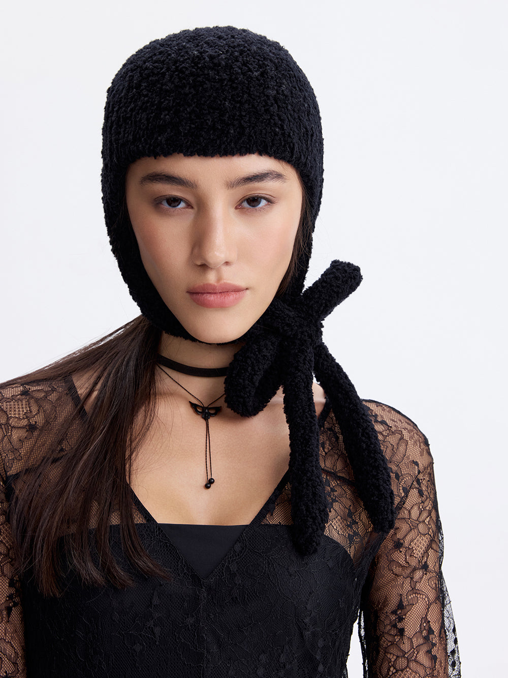 Knit Bonnet with Ties — Black