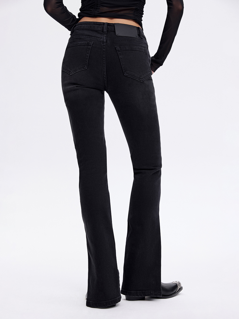 Snap-Slit Skinny Jeans