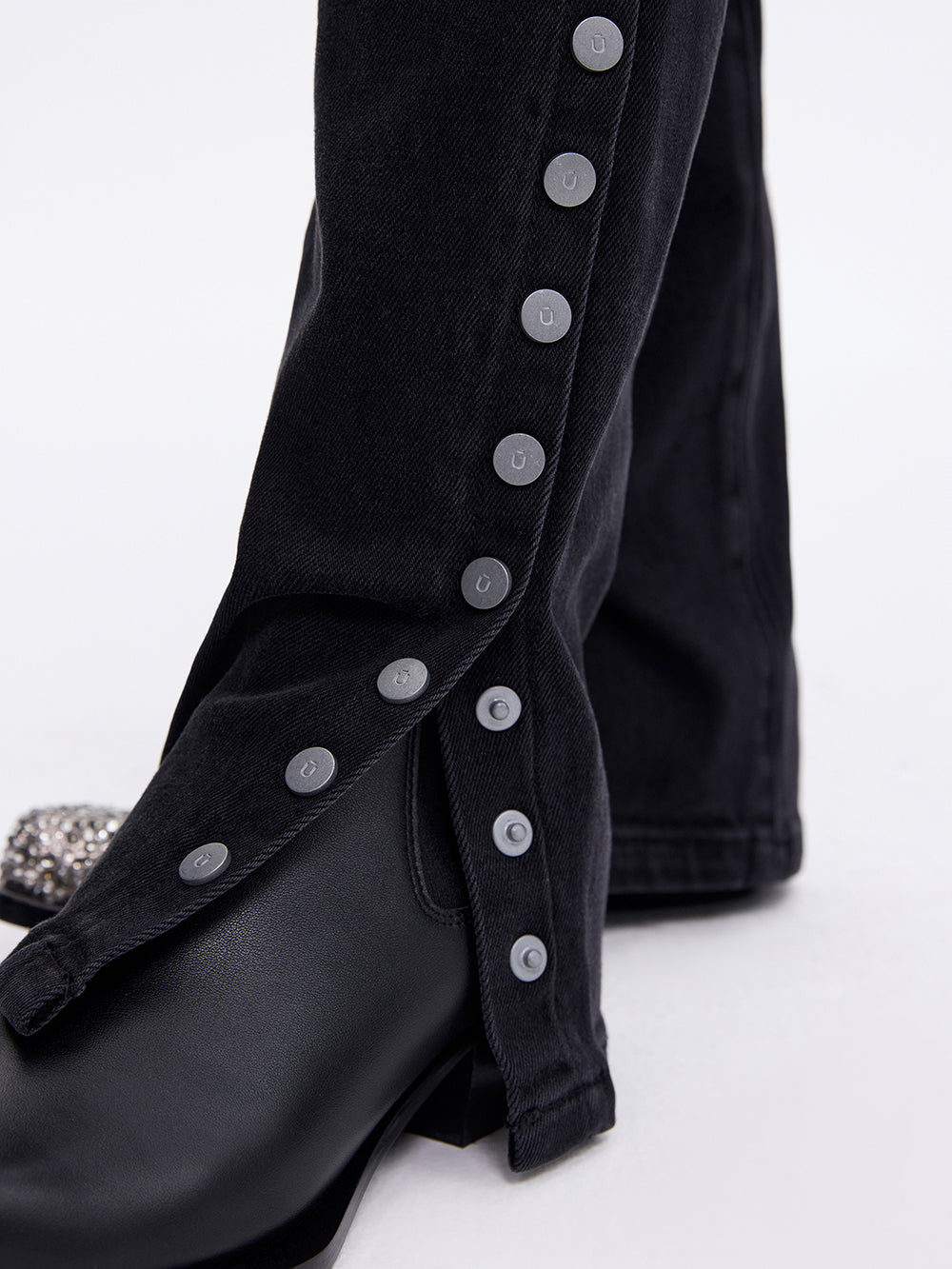 Snap-Slit Skinny Jeans — Black