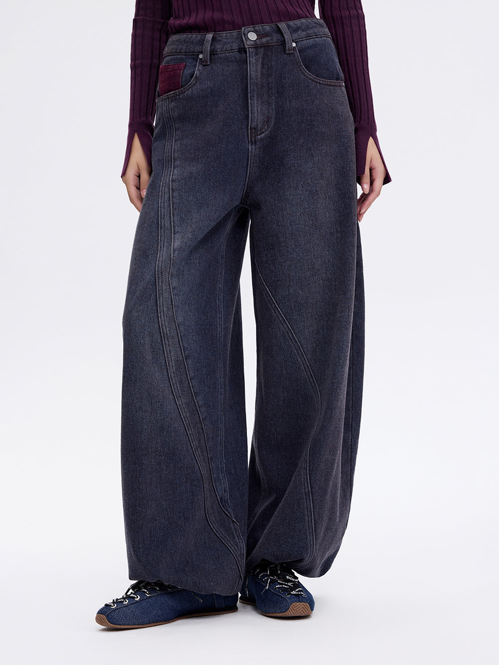 Wide leg jeans, front detail