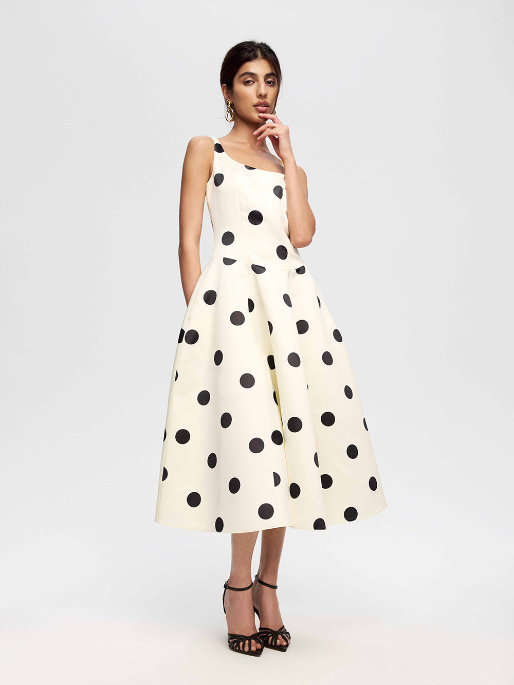 Dress with a full skirt