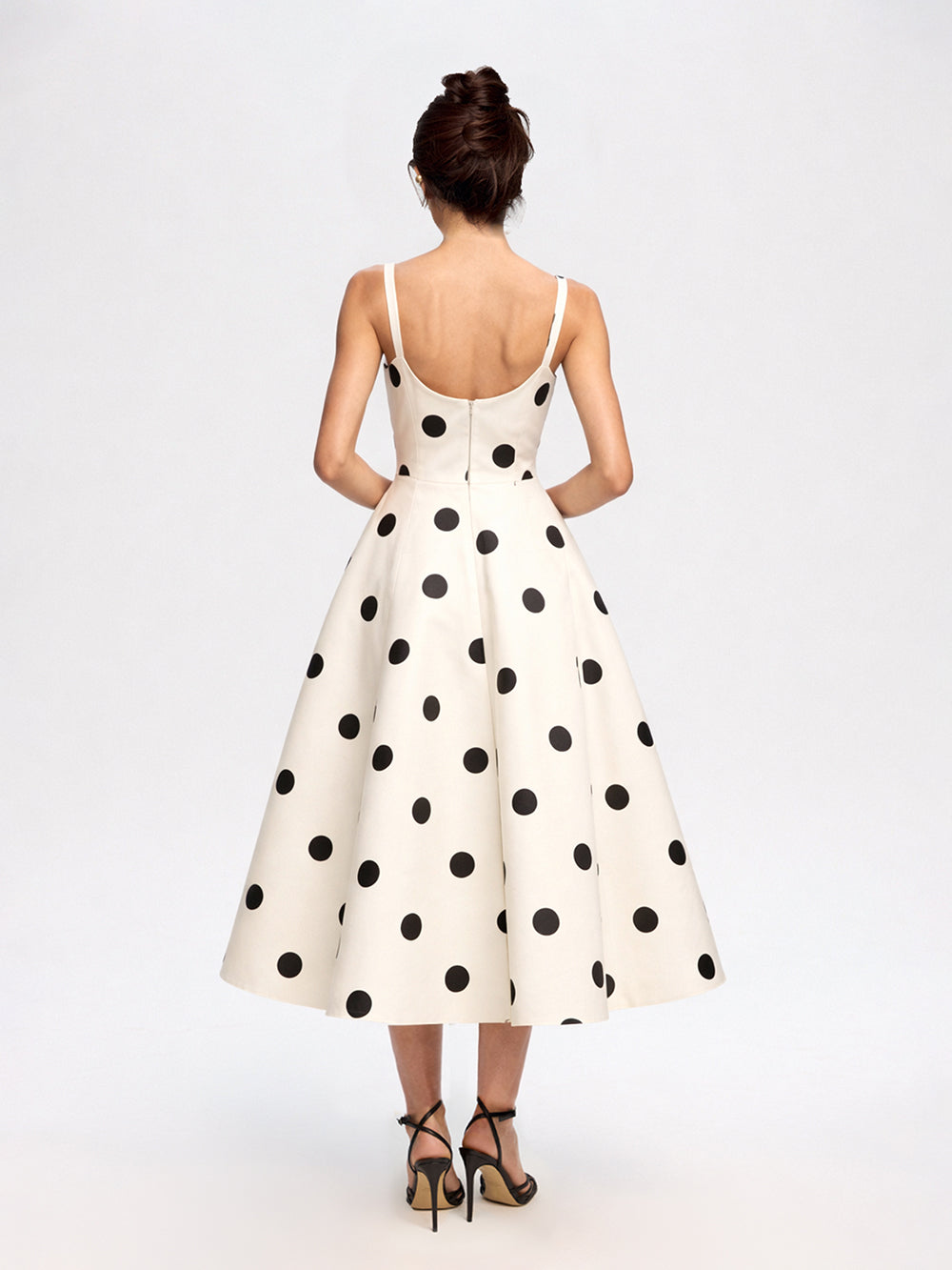Dress with a full skirt