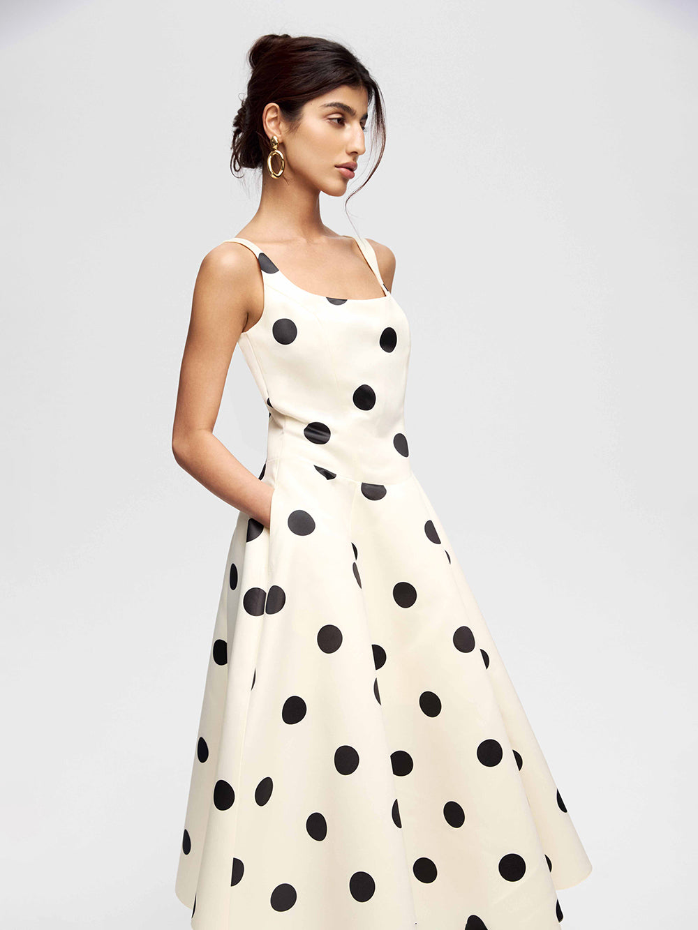 Dress with a full skirt
