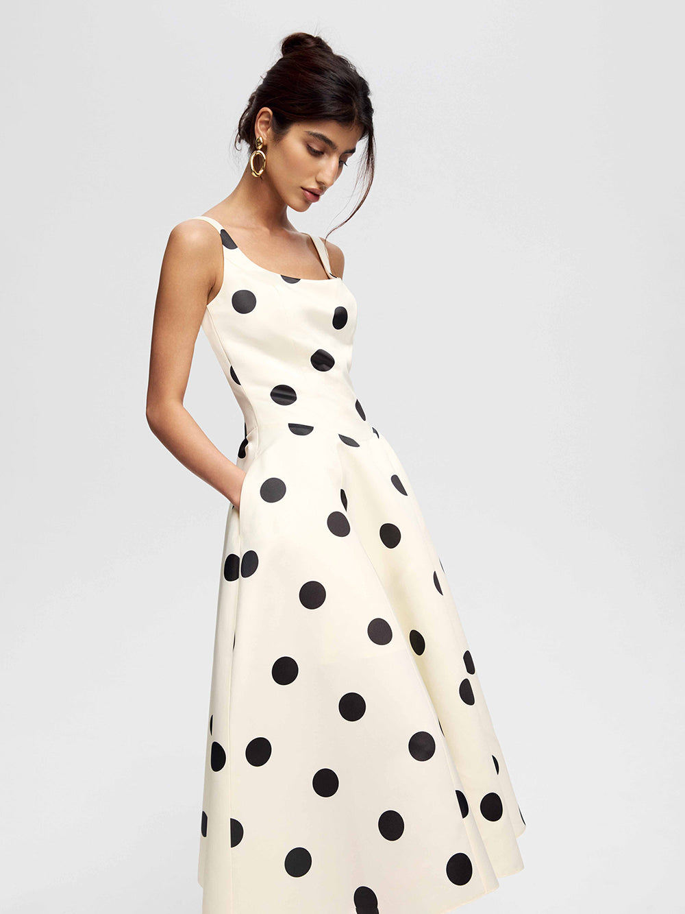 Dress with a full skirt