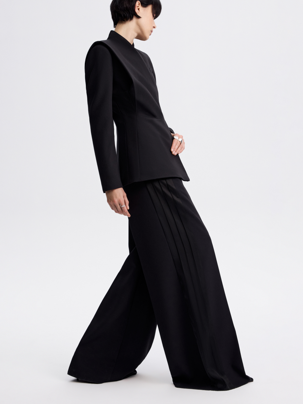 PRAS rose embroidery jacket, side with wide trousers